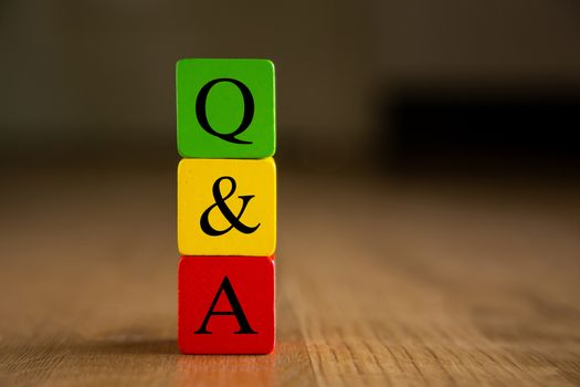 Wooden blocks Q&A ( question and answer concept)