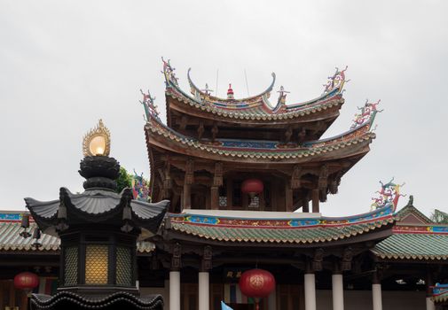 Detail of roof carvings on South Putuo or Nanputuo Temple