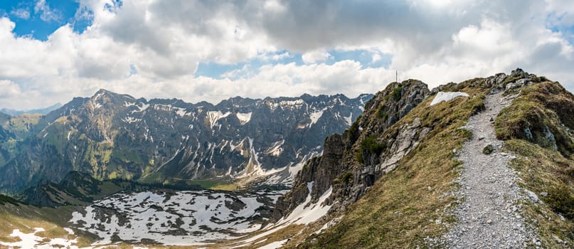 Entschenkopf crossing with a fantastic panoramic view of the Upper and Lower Gaisalpsee and the Allgau Alps