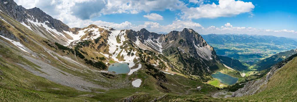 Entschenkopf crossing with a fantastic panoramic view of the Upper and Lower Gaisalpsee and the Allgau Alps