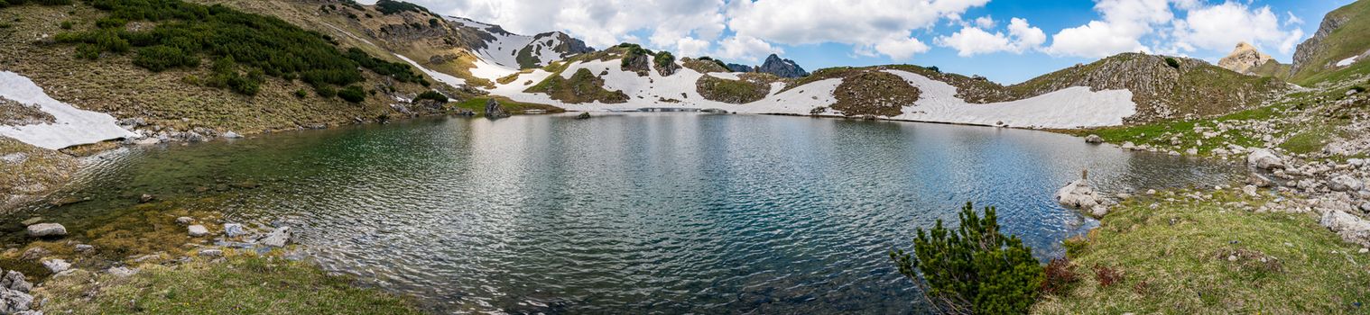 Entschenkopf crossing with a fantastic panoramic view of the Upper and Lower Gaisalpsee and the Allgau Alps