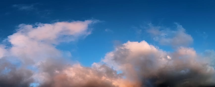 Stunning colorful sky panorama showing beautiful cloud formations in high resolution.