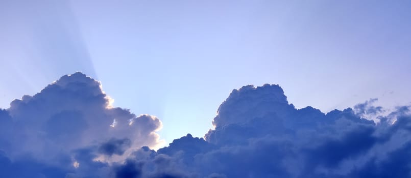 Stunning colorful sky panorama showing beautiful cloud formations in high resolution.