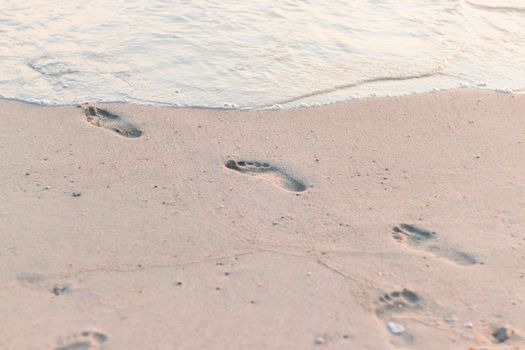 ootprints in the sea sand