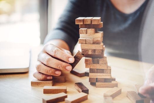 Business risks in the business. Requires planning Meditation must be careful in deciding to reduce the risk in the business. As the game drew to a wooden block from the tower