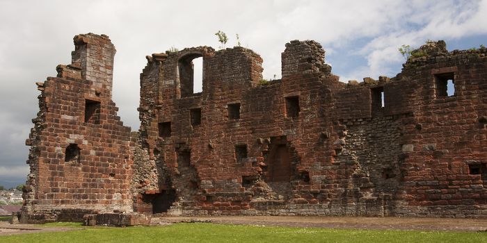 The castle is situated in a public park in Penrith, Cumbria, northern England and was built at the end of the 14th century to defend the area from invasion by Scottish invaders.