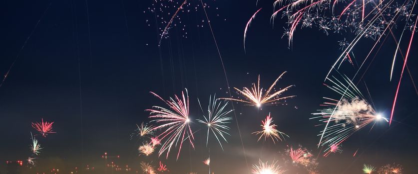 Long time exposure of firewirks over the roofs of vienna.