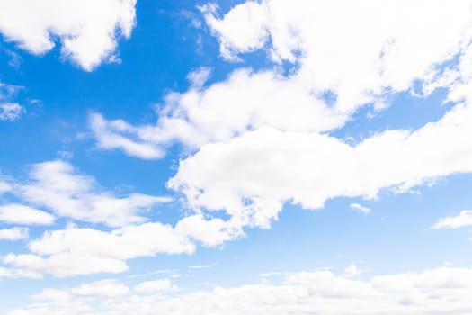 Photos of bright skies and white clouds