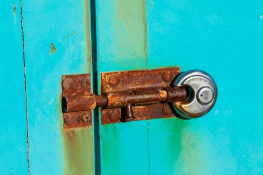 An image of an old rusty lock