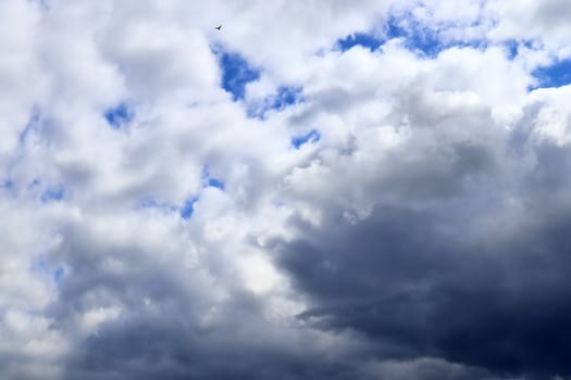 Stunning dark cloud formations in the sky right before a thunderstorm 