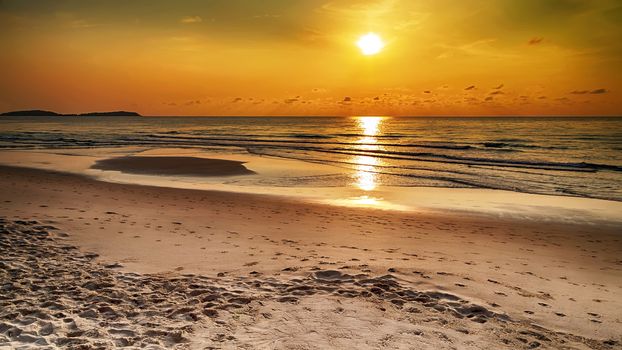 background of sea shore sunny day.