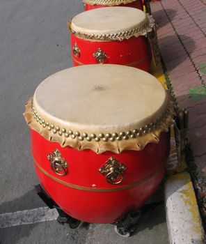 -- this type is called Tagu in Chinese and Taiko in Japanese