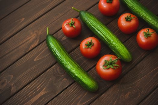 Tomatoes and cucumbers, the best traditional vegetables with low caloric content for ease and health of your organism.