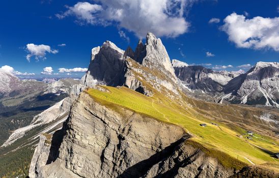 Gruppo delle Odle, view from Seceda. Puez Odle massif in Dolomites mountains, Italy, South Tyrol Alps, Alto Adige, Val Gardena, Geislergruppe