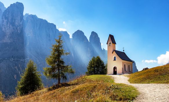 The San Maurizio chapel on the Gardena Pass, a saddle between the Sella massif in the south and the Cirspitzen in the north