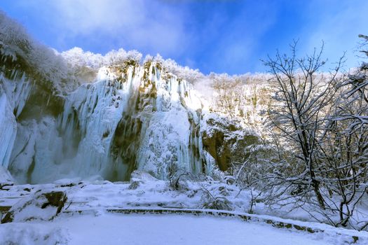 Frozen waterfall at plitvice lakes, Croatia