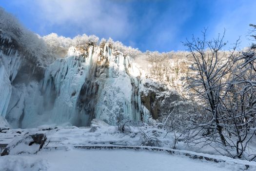 Frozen waterfall at plitvice lakes, Croatia