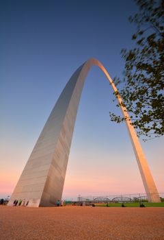 Gateway Arch at sunset in St. Louis, Missouri.