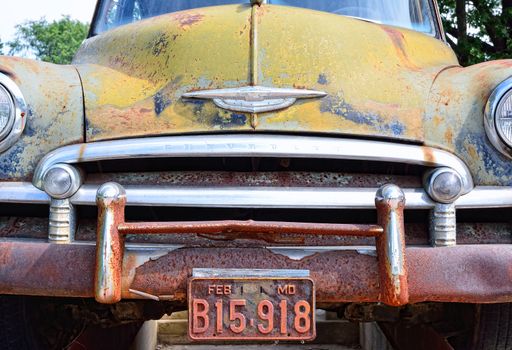 Cuba, Missouri, Usa Ð July 18, 2017: Rusty abandoned Chevrolet car in Cuba, Missouri.