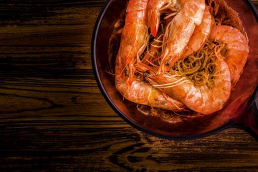 Thai recipe, shrimp with vermicelli, in hot pot.