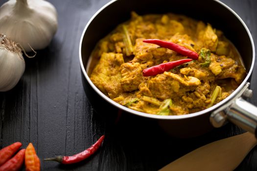 Traditional Thai spice curry with chicken recipe.