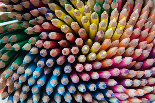 Many colored pencils are available