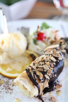 crepe with ice cream