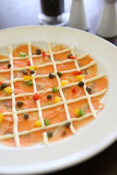 smoked salmon with lime