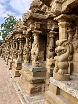 The Kanchi Kailasanathar temple located in Kancheepuram is one of the oldest structure built by Narasimhavarman-II in 700AD. This is the Hindu temple built in Tamil architectural style of Pallava architecture. The sandstone compound contains many sculpture carvings mainly half animal deities and 58 small shrines which is dedicated to lord shiva.