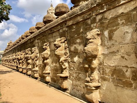 The Kanchi Kailasanathar temple located in Kancheepuram is one of the oldest structure built by Narasimhavarman-II in 700AD. This is the Hindu temple built in Tamil architectural style of Pallava architecture. The sandstone compound contains many sculpture carvings mainly half animal deities and 58 small shrines which is dedicated to lord shiva.