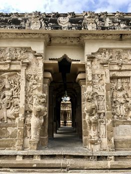 The Kanchi Kailasanathar temple located in Kancheepuram is one of the oldest structure built by Narasimhavarman-II in 700AD. This is the Hindu temple built in Tamil architectural style of Pallava architecture. The sandstone compound contains many sculpture carvings mainly half animal deities and 58 small shrines which is dedicated to lord shiva.