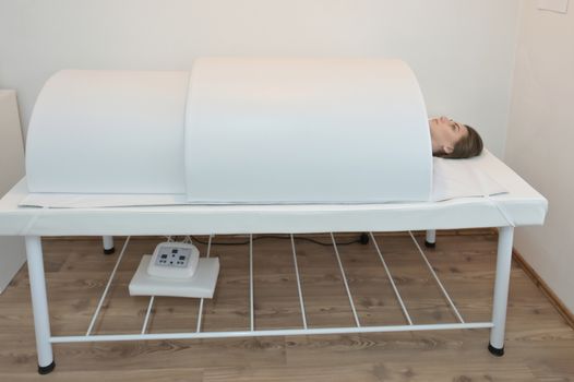 Infrared heat tunnel for slimming body therapists