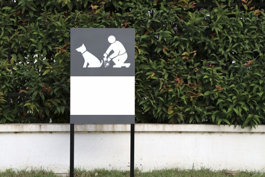 The sign shows the cleanliness when pets excrete in the village area.