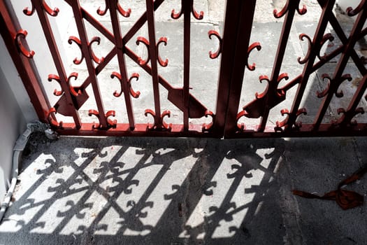 Shadow of Metal Gate.