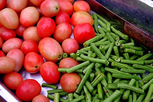tomato and yard long bean use in cooking