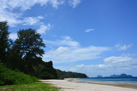 this bay has a wonderful view, with white, clean, sandy beach. By the side of the beach, there are a lot of shells, and coral reefs, Beaches in Chumphon (Thailand)