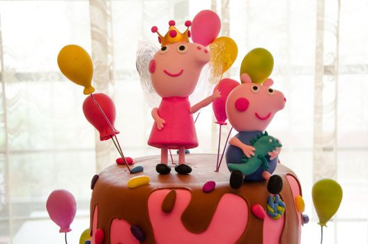 Children's Party Decoration, cake with thematic of Peppa pig