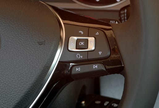 Detail on the steering wheel with controls