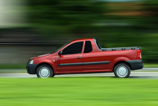 Pick-up photographed driving fast