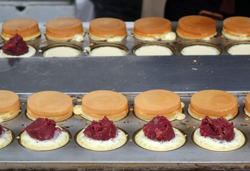 Red bean cakes, or Imagawayaki, as the Japanese call it, a popular sweet food in Taiwan.