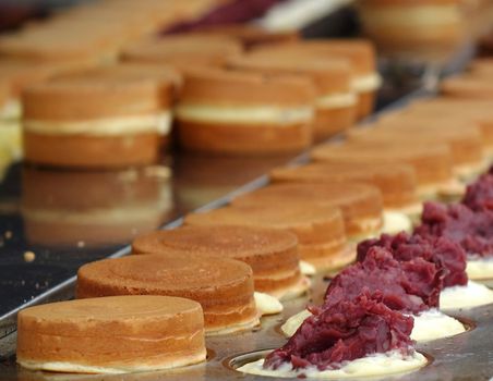 Red bean cakes, or Imagawayaki, as the Japanese call it, a popular sweet food in Taiwan.