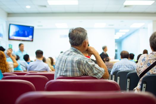 Patients waiting a doctor, nurse in hospital to wait for medical care from the problem of the volume of patients is greater than doctors in hospital