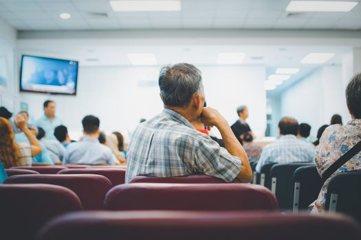 Patients waiting a doctor, nurse in hospital to wait for medical care from the problem of the volume of patients is greater than doctors in hospital