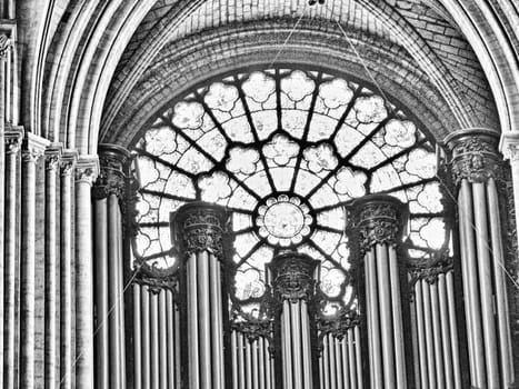 Interior of the cathedral then destroyed by the fire of 04/15/2019. Organ and glass window above.