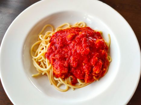 healthy Italian spaghetti with tomato sauce