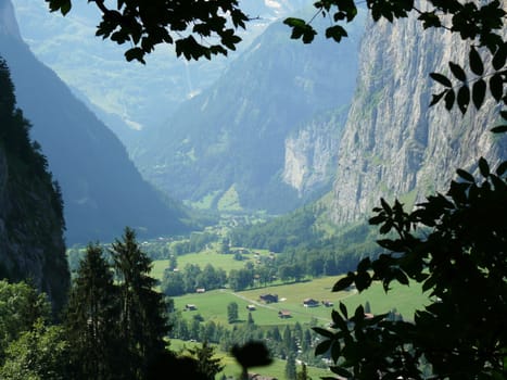 View of the valley taken from the path that leads from Grindelwald to Wengen.