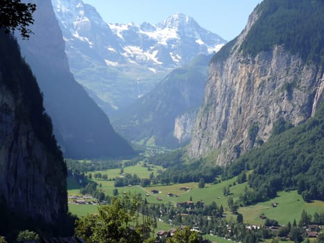 View of the valley taken from the path that leads from Grindelwald to Wengen.