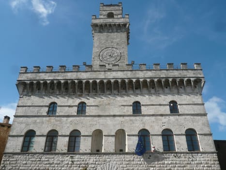 On the left of the building is the cathedral.