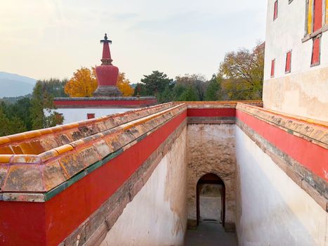 The Putuo Zongcheng Buddhist Temple, one of the Eight Outer Temples of Chengde, built between 1767 and 1771 and modeled after the Potala Palace of Tibet. Chengde Mountain Resort. China