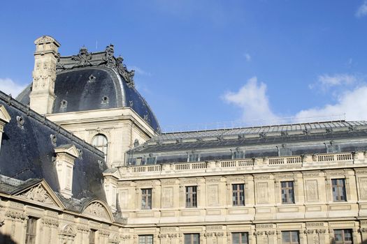 louvre museum paris pyramid